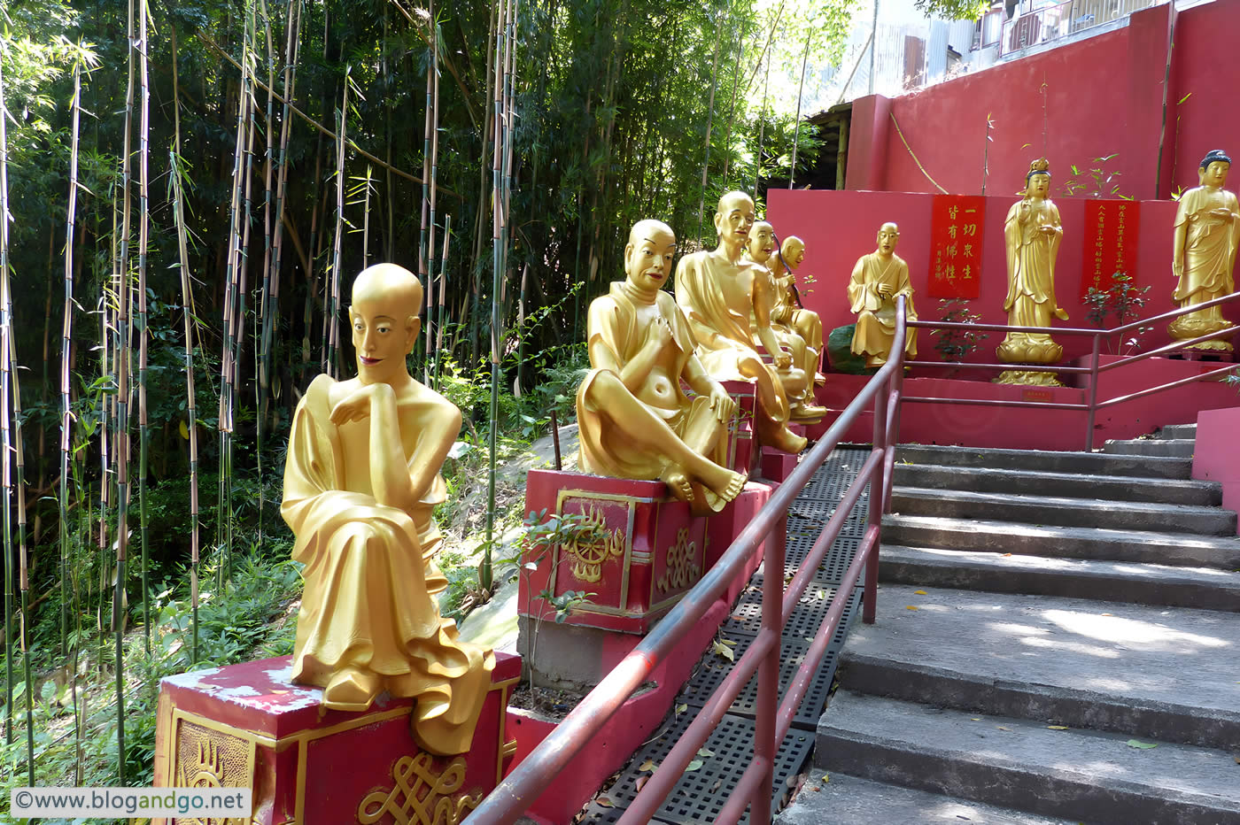 10 000 Buddhas Monastery, Sha Tin - Nearly at the Top (22 Apr, 2012)